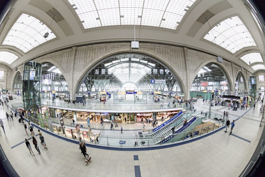 Innenpanorama des Leipziger Hauptbahnhofes