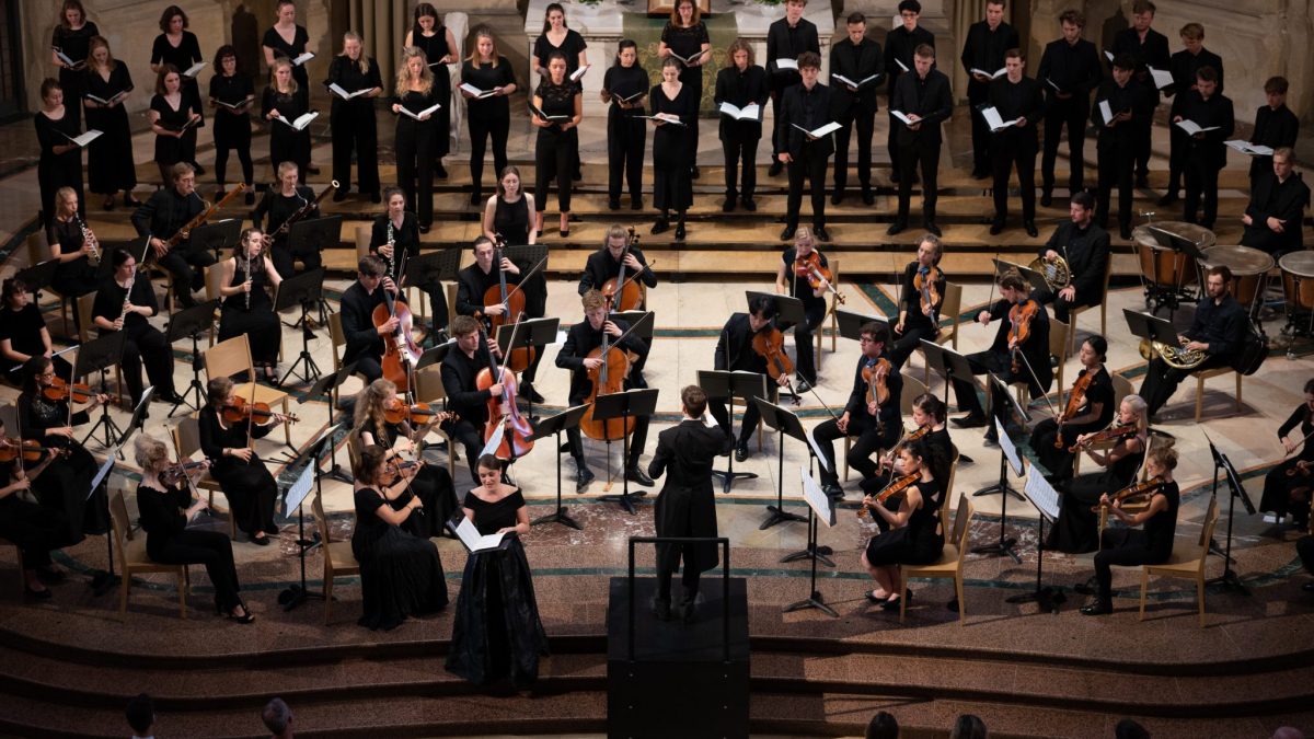 Die Junge Kammerphilharmonie Sachsen bei einem Konzert in der Dresdner Kreuzkirche.