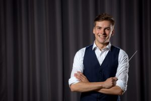 Benedikt Kantert, Dirigent der Jungen Kammerphilharmonie Sachsen. Foto: Ingmar Hirt 