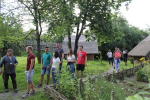 Auszubildende und Studenten der Leipziger Wasserwerke bei ihrer Jahresexkursion im Wassergut Canitz.