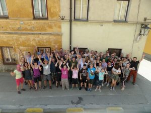 Städtepartnerschaft von unten: Teilnehmer der Bürgerreise 2019 beim Abschlussfoto in Travnik.